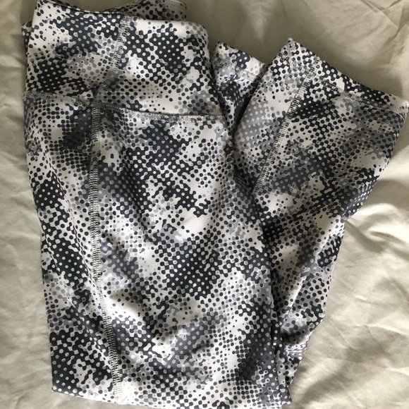 Workout leggings - Picture 1 of 2